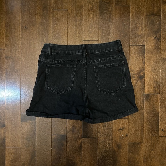 Black ‘mom’ style denim jean - Picture 2 of 2